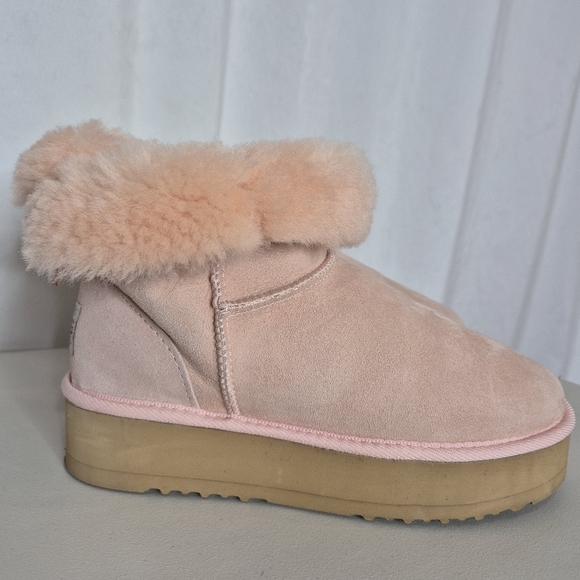 UGG Australian Pink Merino Sheepskin Platform Mini Boots with Silk Bow - Size 9 - Picture 3 of 16
